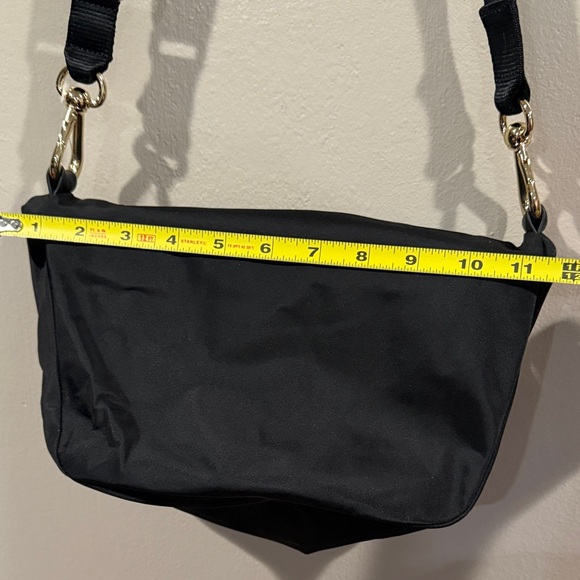Lululemon Elegant Black Crossbody Bag - Picture 10 of 10